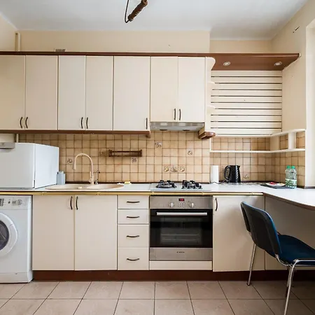 Old Town Comfort By Bookinghost *